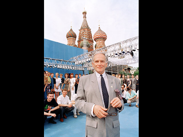 На показе мод на Красной Площади, Москва, 1991 год На показе мод на Красной Площади, Москва, 1991 год