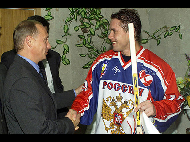 С Владимиром Путиным, 2001 год С Владимиром Путиным, 2001 год