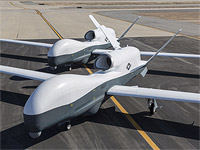 Беспилотные самолеты ВМФ США MQ-4C Triton Беспилотные самолеты ВМФ США MQ-4C Triton