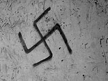 В древней синагоге около Иерихона вандалы нарисовали черные свастики В древней синагоге около Иерихона вандалы нарисовали черные свастики