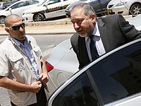 Отец задержанных палестинцев: "Покушение на Либермана выдумано, чтобы повысить его популярность" Отец задержанных палестинцев: "Покушение на Либермана выдумано, чтобы повысить его популярность"