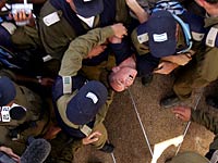 Эвакуация жителей поселения Неве-Дкалим. 2005 год Эвакуация жителей поселения Неве-Дкалим. 2005 год