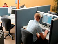 Intel сокращает 12 тысяч сотрудников Intel сокращает 12 тысяч сотрудников