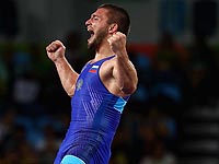 Греко-римская борьба: в финале россиянин победил украинца Греко-римская борьба: в финале россиянин победил украинца