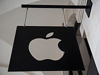 Apple предупреждает: 90% "яблочных" аксессуаров на Amazon.com - подделки Apple предупреждает: 90% "яблочных" аксессуаров на Amazon.com - подделки