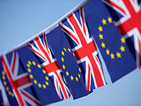 ЕС требует от Великобритании завершить переходный период после Brexit до конца 2020 года ЕС требует от Великобритании завершить переходный период после Brexit до конца 2020 года