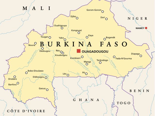 Группировка, связанная с "Аль-Каидой", взяла на себя ответственность за теракт в Буркина-Фасо