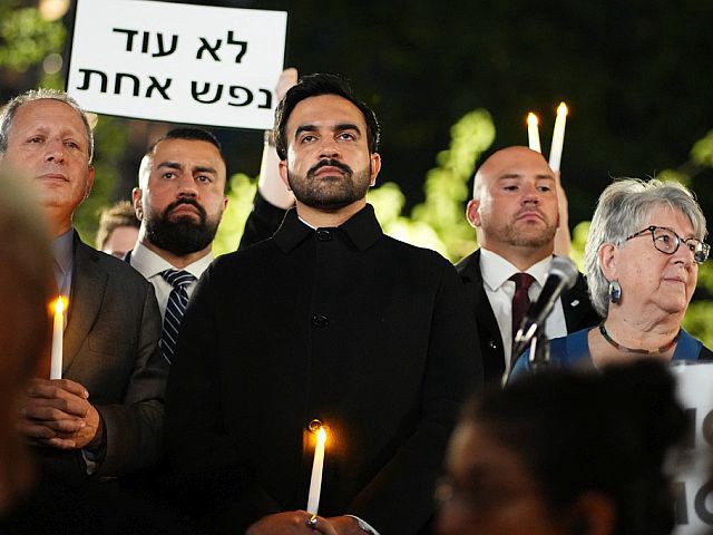 Мамдани почтил память жертв 7 октября, пропалестинские активисты провели акции протеста