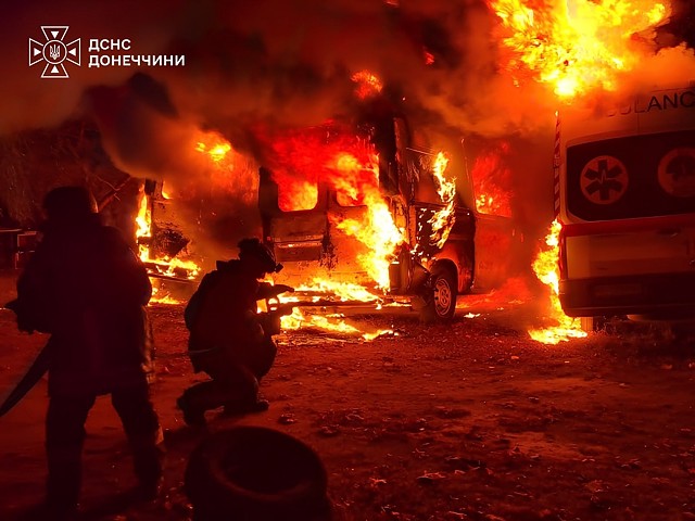 Российский удар по пассажирскому автобусу в Краматорске, более десяти погибших