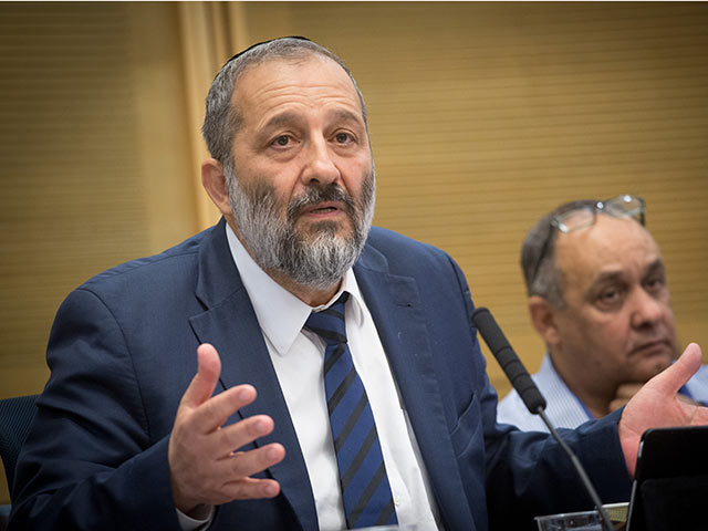 Глава МВД намерен лишить статуса постоянных жителей 12 арабов из Иерусалима  