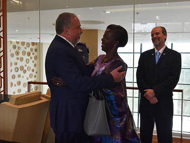 Министр обороны Израиля Авигдор Либерман посетил Руанду  