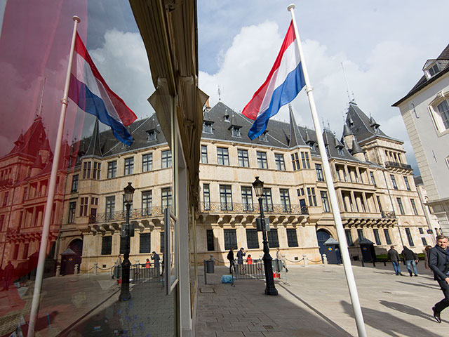 СМИ: Люксембург отзывает для консультации своего посла в России   