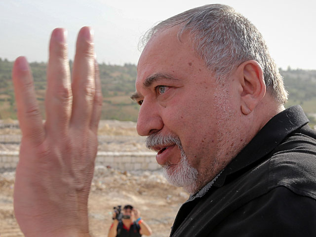 Либерман: "Если беспорядки в Газе возобновятся, мы будем действовать еще жестче"  