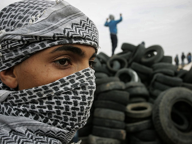 Тысячи покрышек на границе Газы. Израиль обратился к СБ ООН  