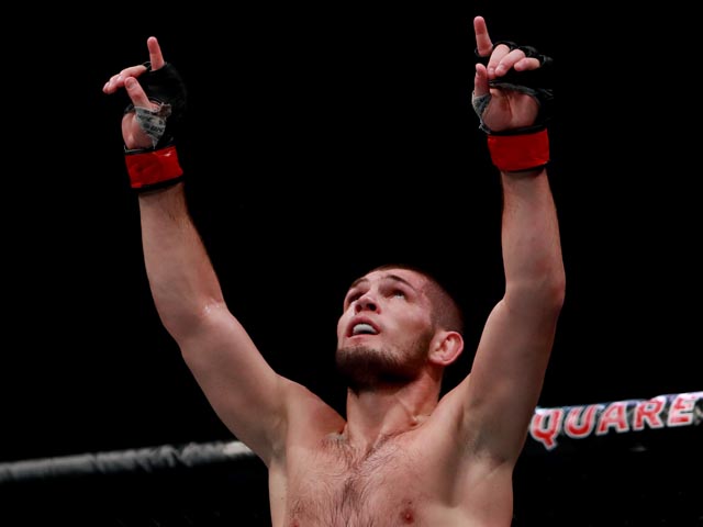 UFC 223: Нурмагомедов победил Яквинту