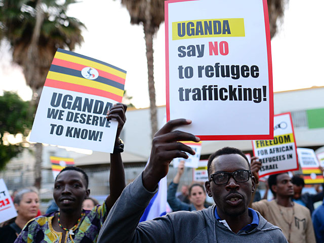 Пикеты в Берлине, Лондоне, Париже и Стокгольме: "Уганда, скажи "нет" депортации"  