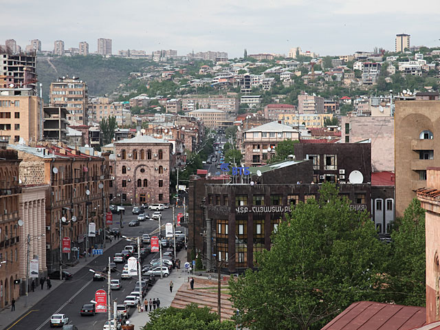 В Ереване проходят акции протеста оппозиции  