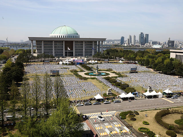 В погоне за рекордом: 8 тысяч бойцов тхэквондо в Сеуле