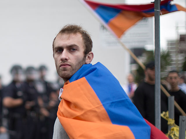 В Ереване продолжаются массовые акции протеста  
