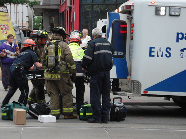 Подозрение на теракт в Торонто: автомобиль врезался в толпу пешеходов  
