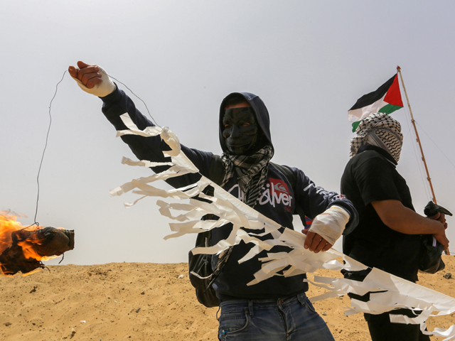 Причиной возгорания вновь стал горящий воздушный змей, запущенный из Газы