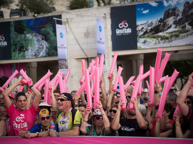Велогонка "Джиро д'Италия" впервые в Израиле. Фоторепортаж с церемонии открытия