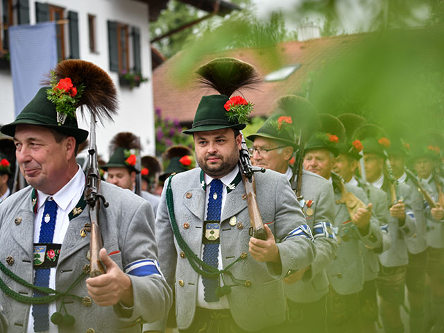 Со времен Максимилиана: праздник стрелков в Баварии