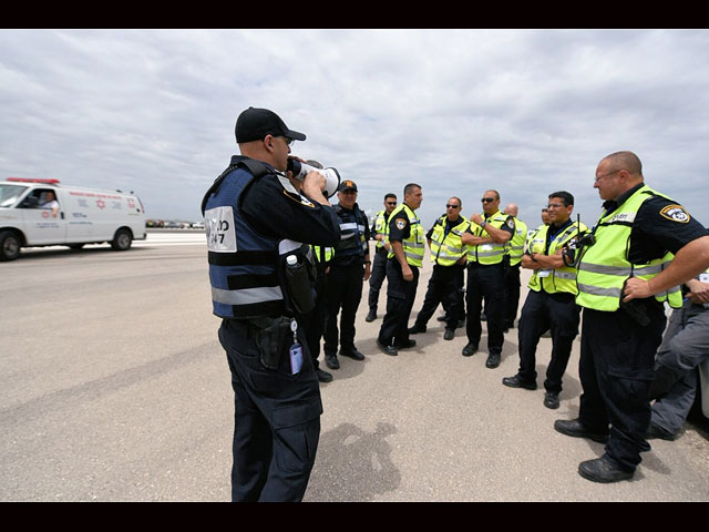 В аэропорту Бен-Гурион полиция и спасатели отрабатывали действия при авиакатастрофе  