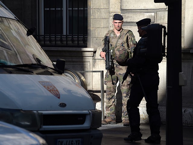 Опубликовано имя чеченца, совершившего накануне теракт в Париже  
