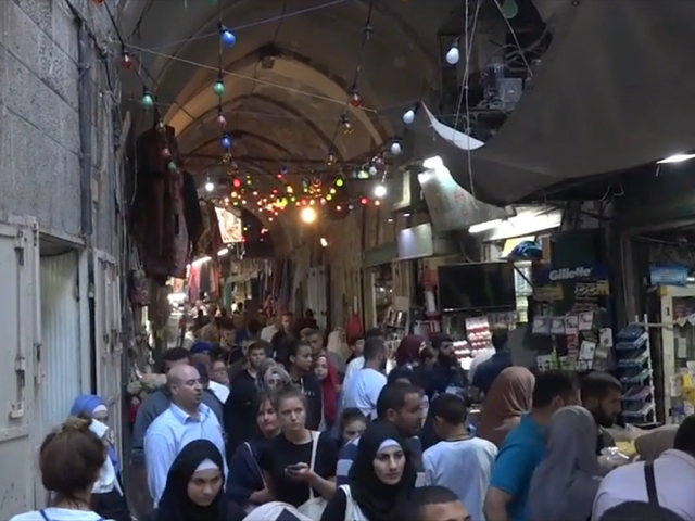   Пресс-служба полиции: из-за Рамадана в Старом городе царит праздничная атмосфера