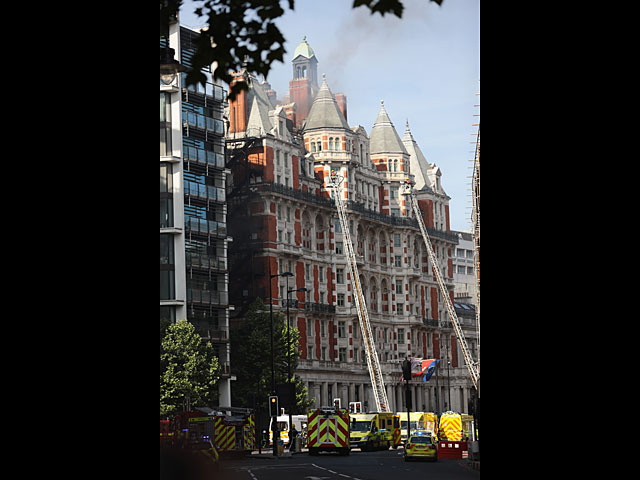Пожар в центре Лондона: горит пятизвездочный отель Mandarin Oriental