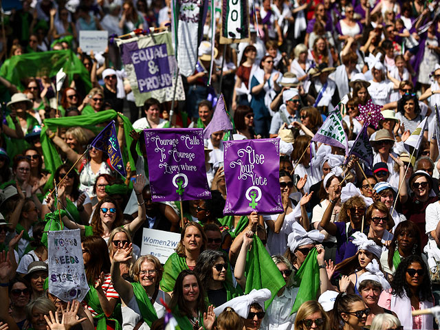 Женский марш в Британии: столетие права голоса