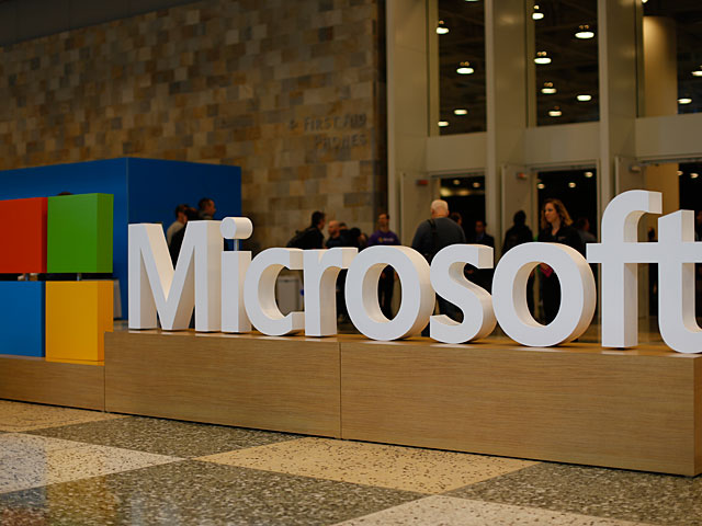 Служащие компании Microsoft требуют руководство прекратить сотрудничество с иммиграционной полицией США  
