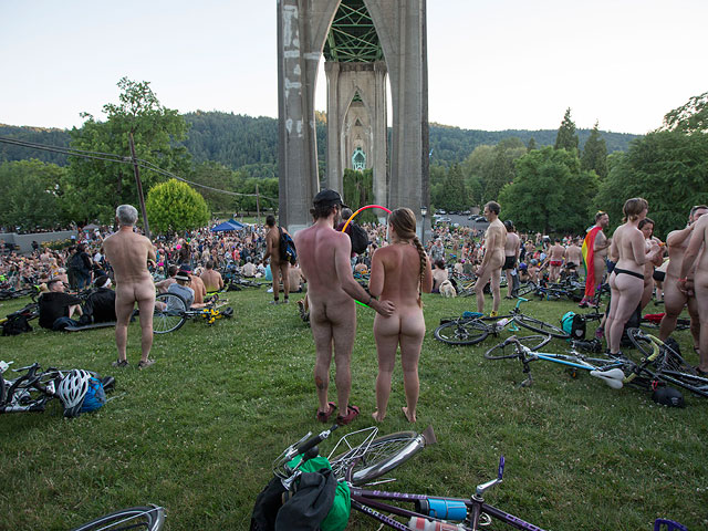 World Naked Bike Ride: голый заезд в Портленде