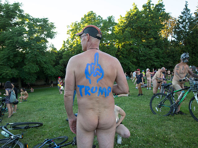 World Naked Bike Ride: голый заезд в Портленде