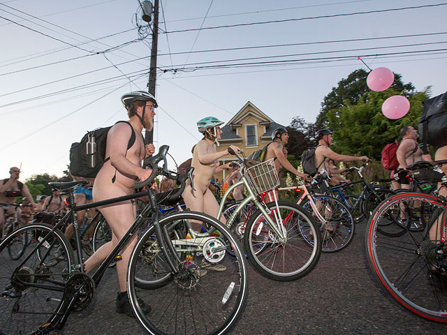 World Naked Bike Ride: голый заезд в Портленде. 