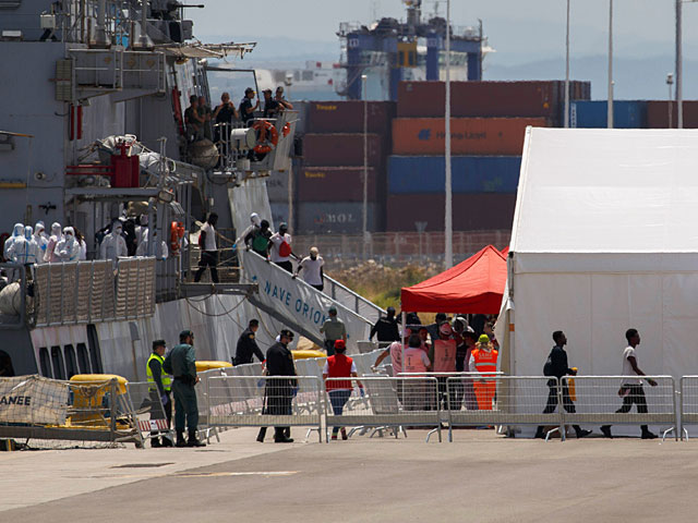 Италия и Мальта достигли соглашения по приему мигрантов с очередного спасательного судна 