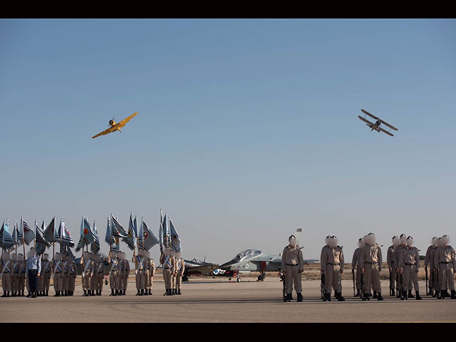 На авиабазе Хацерим "крылышки" получили выпускники 176-го выпуска курса пилотов ВВС