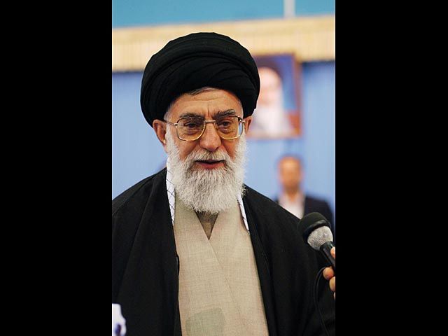 Хаменеи прокомментировал беспорядки в Тегеране 
