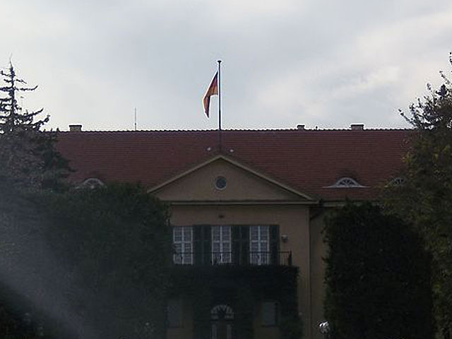 Власти Турции закрыли школу при германском посольстве