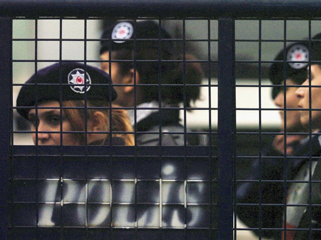 В Турции выданы ордера на арест учителей, подозреваемых в терроризме  
