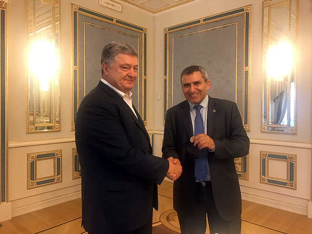 Президент Украины побеседовал с министром Зеэвом Элькиным  