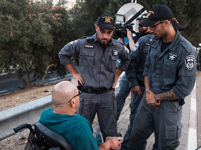 Инвалиды парализовали Тель-Авив