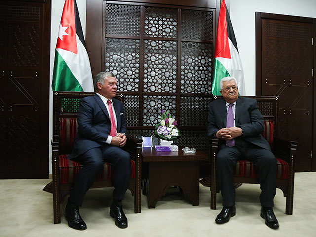 Король Иордании Абдалла Второй и Махмуд Аббас