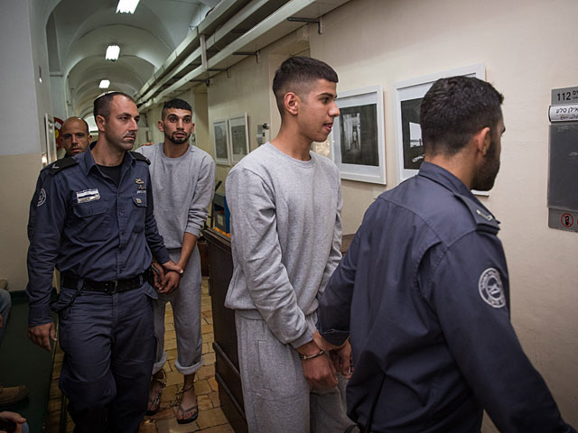 Суд продлил срок ареста двух подозреваемых в поджоге возле Мертвого моря
