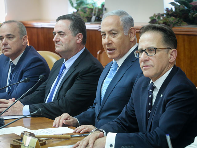 Биньямин Нетаниягу  на еженедельном заседании правительства. 12 сентября 2018 года