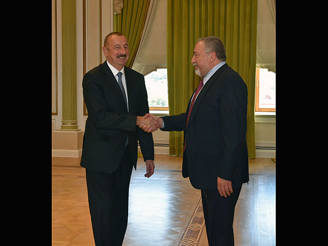 Министр обороны Израиля прибыл с официальным визитом в Баку