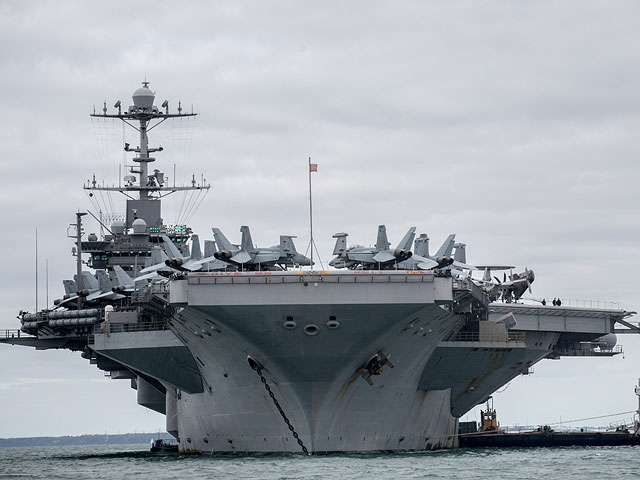 USS Harry S. Truman: ядерный  авианосец в порту Англии