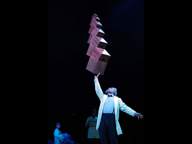 "Totem": цирк дю Солей в парижском лесу