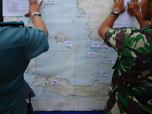 Спасатели заявляют, что на борту индонезийского Boeing никто не выжил   